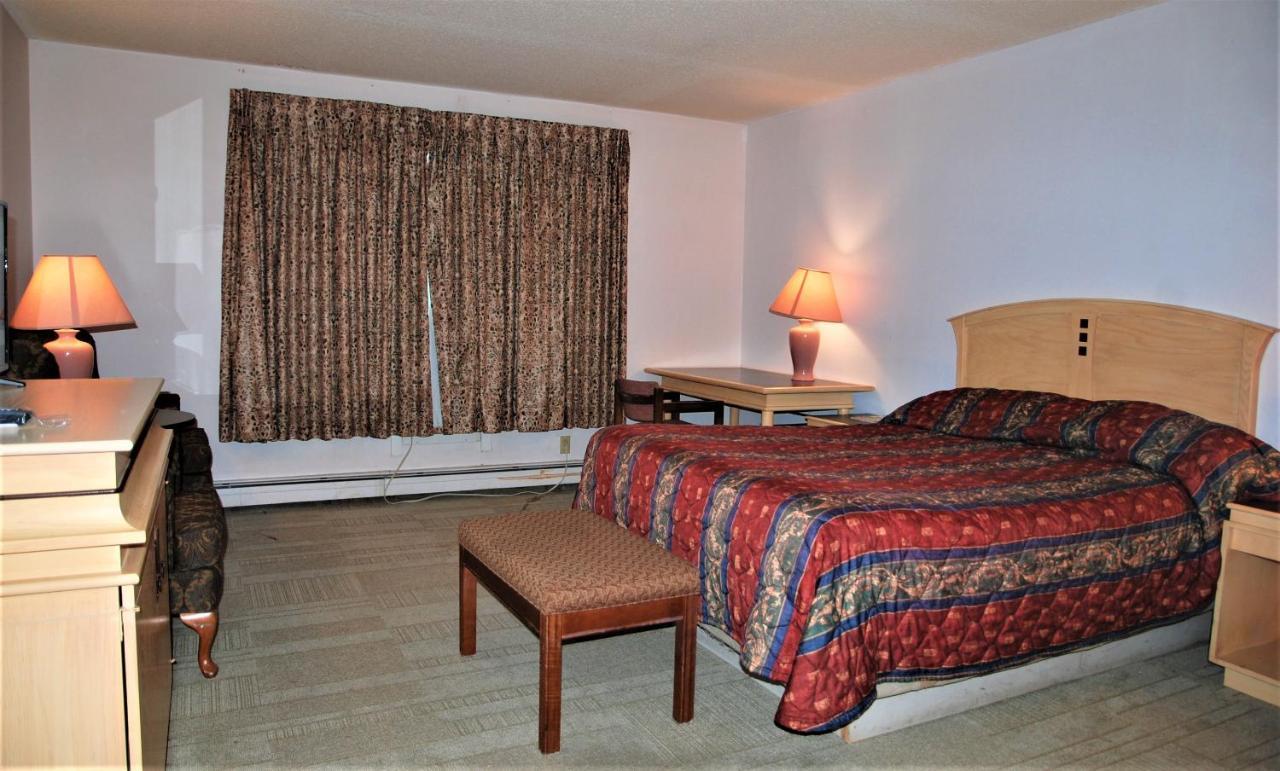 Country Garden Inn & Restaurant Smoky Lake Екстер'єр фото