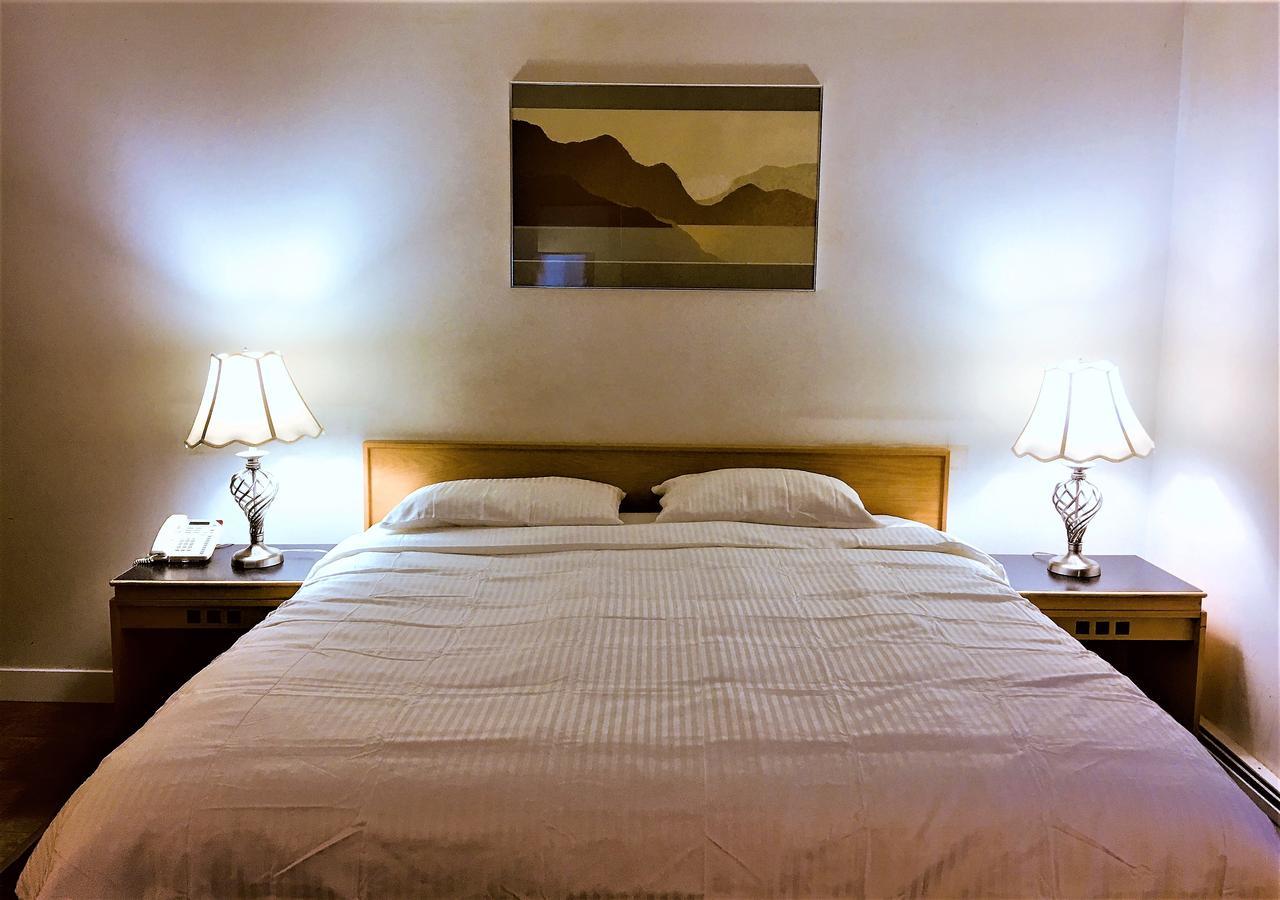 Country Garden Inn & Restaurant Smoky Lake Екстер'єр фото