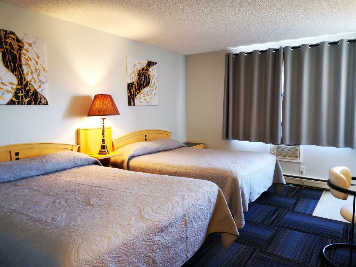 Country Garden Inn & Restaurant Smoky Lake Екстер'єр фото